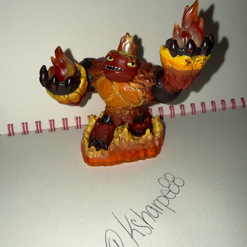 Skylanders Giants Hot Head LP Figure